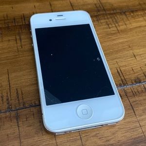 iPhone 4- Screen protector included- great condition